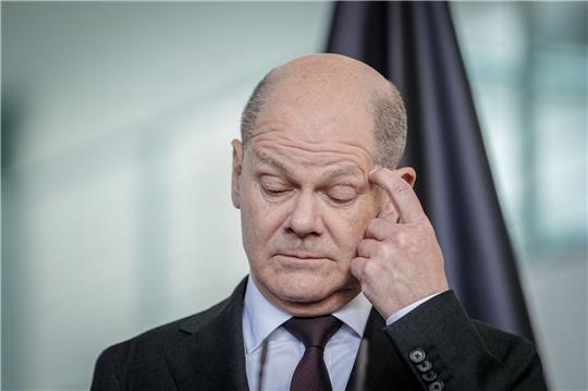 Zweieinhalb Jahre Ampel-Regierung unter Olaf Scholz hätten wirtschaftspolitisch ihre Spuren hinterlassen, kritisieren Familienunternehmer.