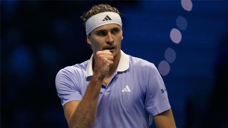 Zverev nach zweitem Sieg vor Gruppen-Showdown gegen Alcaraz Zweites Spiel, zweiter Sieg: Alexander Zverev bleibt beim Jahresabschlussturnier in Turin erfolgreich.