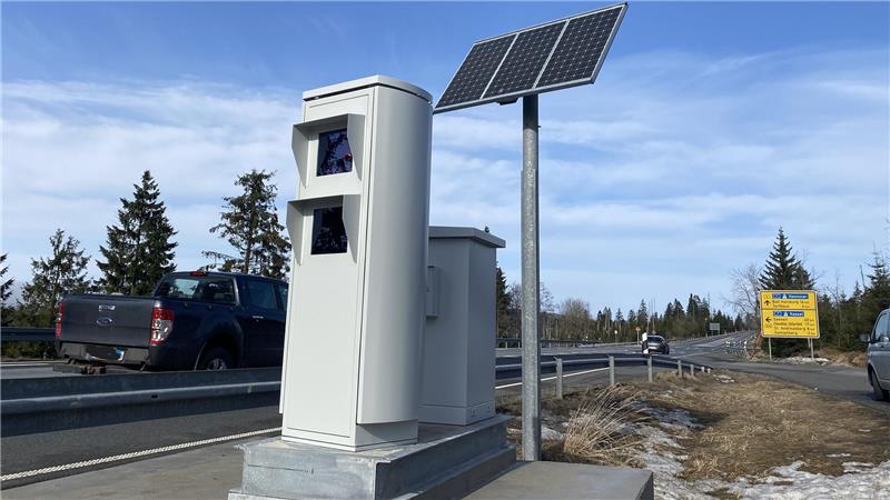 Zwischen Braunlage und Torfhaus steht am B4-Abzweig Oderteich ein neues Tempomessgerät.