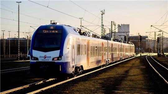 Zwischen Dörverden und Eystrup fallen die Züge bis voraussichtlich 8 Uhr aus, Ersatzverkehr wird eingerichtet. (Symbolbild)
