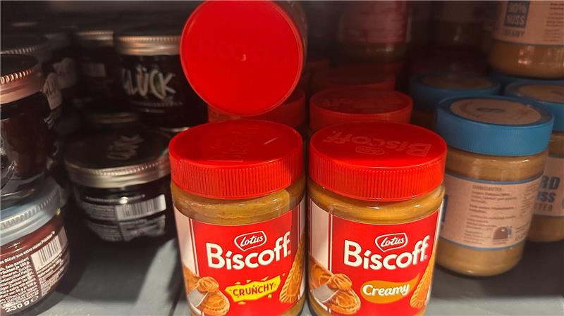 Karamellkeks-Trend: So wird der Hype erklärt Zwischen Konfitüren und Erdnussbutter steht in vielen Supermärkten inzwischen Karamellkekscreme-Brotaufstrich. (Archivbild)