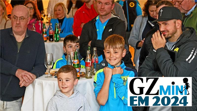 GZ-Mini-EM: Daumen drücken für Deutschland Zwischen freudiger Hoffnung und skeptischer Beobachtung: Die Auslosung der Jugendteams und der Nationen sowie der Sponsorpartner wird mit Spannung erwartet. Die Kicker der JSG Goslar haben gleich vier Mannschaften im Rennen. Foto: Epping