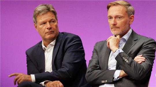 Zwist über die Wirtschaftspolitik: Minister Habeck und Lindner
