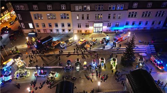 Zwsichenstopp vor der Marktkirche. Fotos: Neuendorf