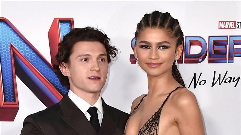 om Holland (l) und Zendaya, Schauspieler, kommen zur Premiere von „Spider-Man: No Way Home“. (Archivbild)