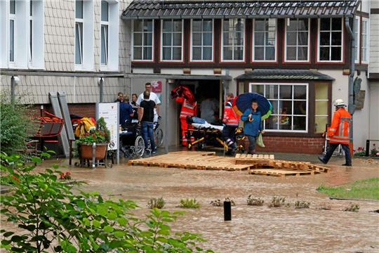 <p>124 Bewohner mussten aus dem Theresienhof evakuiert werden, als die Flut kam.</p>