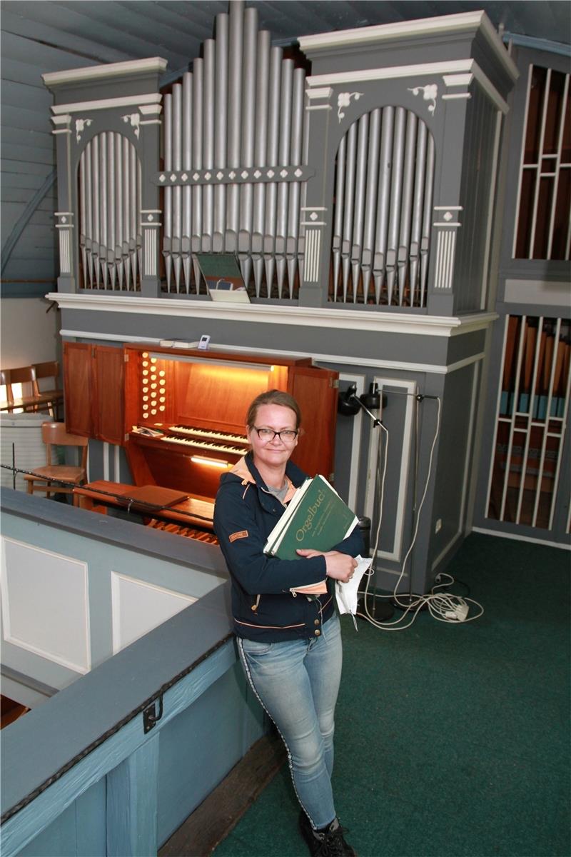 <p>Als Organistin ist Stephanie Strauß seit mehr als 20 Jahren im Einsatz. Foto: Potthast</p>