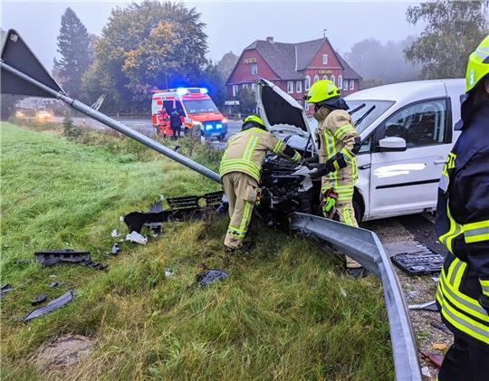 <p>Auf der Bundesstraße 6 zwischen Posthof und Jerstedt hat es am Dienstagmorgen einen Unfall gegeben. Foto: Feuerwehr Dörnten<br></p>