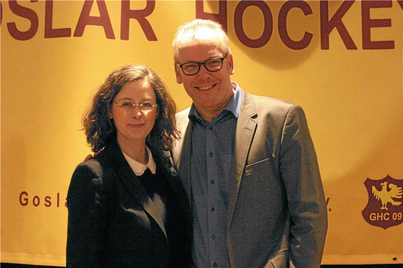 GHC 09 hat viele Aufgaben für die Zukunft <p>Bleiben für zwei weitere Jahre im Amt: Kassenwartin Martina Lachmund (li.) und Vorsitzender Volker Barckmann. Foto: Krause</p>