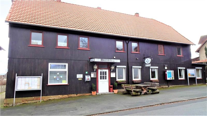 „Bierkrug“ in Bredelem: Die kleine Kneipe inmitten des Dorfes <p>Der Bierkrug Bredelems befindet sich mitten im Ort. Auch die Ortsratssitzungen finden meist im Nebenraum der Gaststätte statt. Foto: Biener</p>