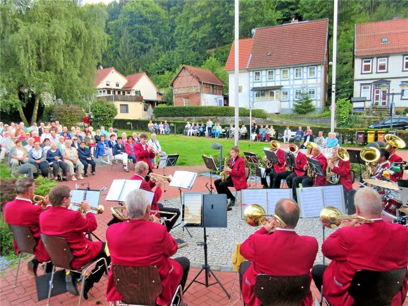 <p>Der Musikzug Taubenborn begeistert mit Konzerten nicht nur in Bad Grund sein Publikum. Foto: Schwinger</p>
