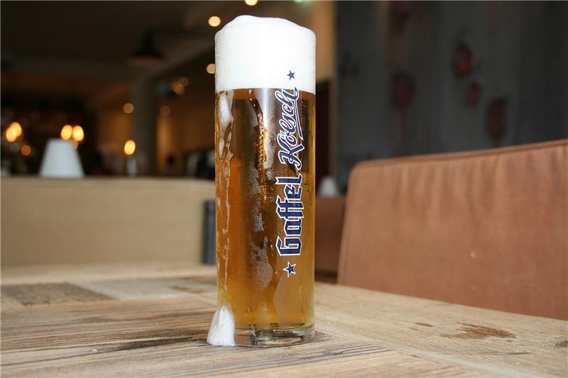 Gewonnen! Da wird der Hund in der Pfanne verrückt <p>Die Stange ist das traditionelle Kölsch-Glas.</p>
