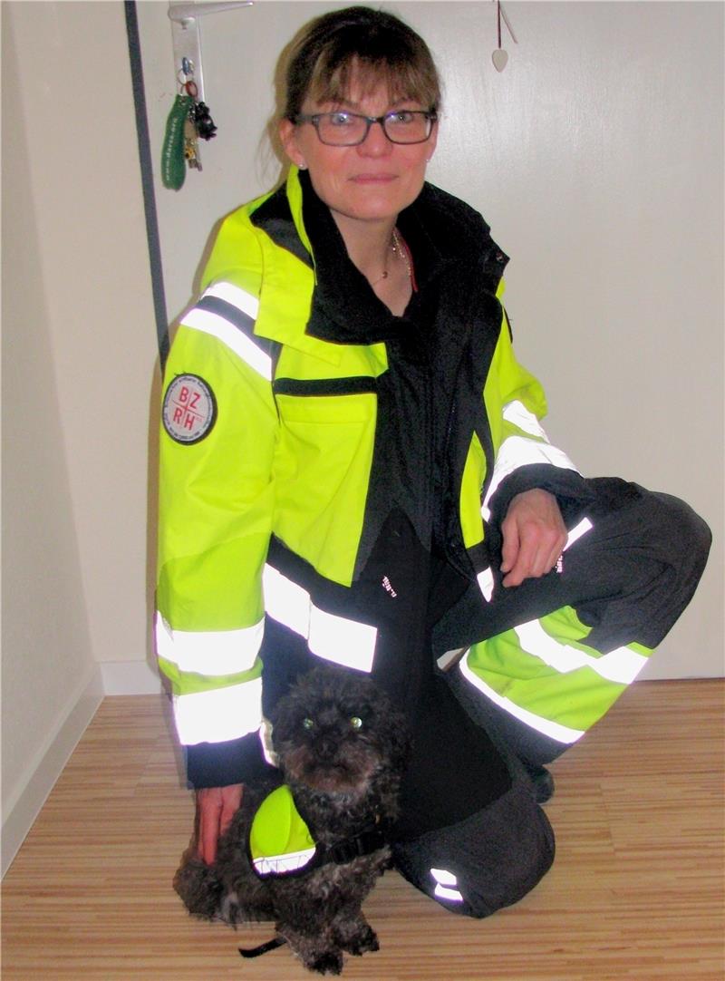 <p>Ein eingespieltes Duo: Dr. Gudrun Luthin und die kleine aber so tüchtige Amy. Foto: Siebeneicher</p>