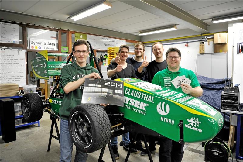 <p>Green Voltage Racing geht mit frischen Ideen in die neue Saison (von links): Lukas Pawletta, Fabian Glies, Lukas Niemeyer, Jan Pfemeter und Frank Winning. Foto: Ernst</p>