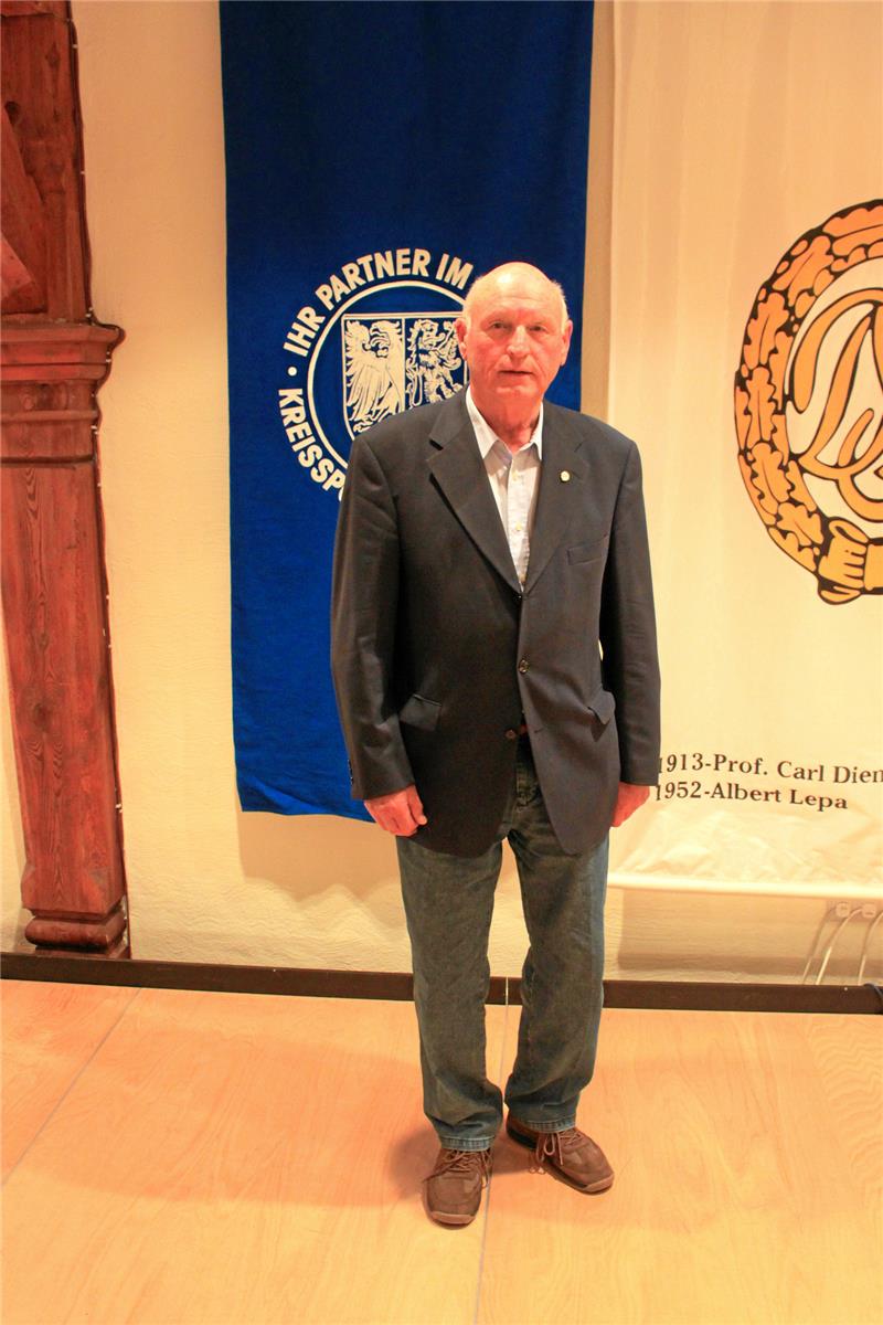 <p>Helmut Fichtner denkt auch mit 80 Jahren noch nicht ans Aufhören. Das Erreichen des 61. Sportabzeichens steht kurz bevor. Foto: Böttcher</p>