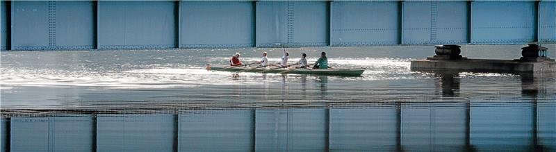 <p>Im Oktober 2007 jedoch hatte der Füllungsgrad der größten Westharzer Talsperre 99,9 Prozent erreicht, sodass Ruderer geneigt waren, bei der Passage die Köpfe einzuziehen. </p>