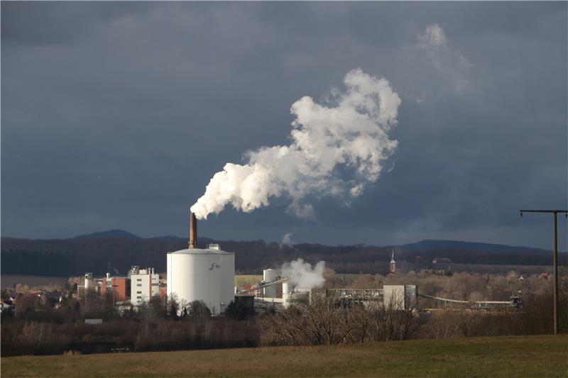 150 Jahre Zuckerfabrik Schladen <p>Ist im Herbst von allen Seiten von Schladen als Erstes zu sehen – erst recht, wenn durch dicke Wolken ein Sonnenstrahl auf sie fällt: die Zuckerfabrik.</p>