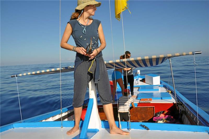 <p>Jahrelang war Barbara Focke als „Deckhand“, Fotografin, Forschungsassistentin auf Schiffen und Booten unterwegs. Foto: Stevens</p>