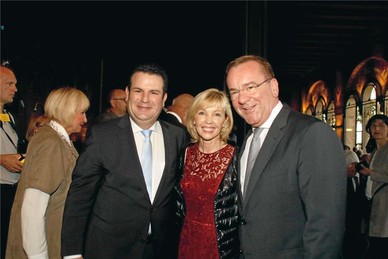 <p>Liebe Politik-Gäste aus Berlin und Hannover wie Hubertus Heil, Doris Schröder-Köpf und Boris Pistorius. Foto: Epping</p>