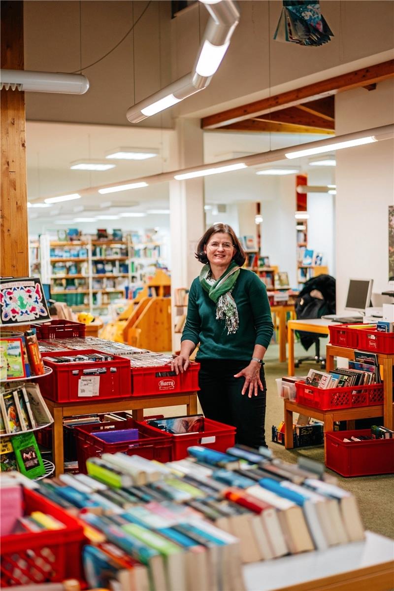 <p>Mit neuen medialen und kulturellen Angeboten ergänzt Imke Koch das Spektrum der Stadt- und Schulbibliothek Braunlage. Für die geplante Fahrt zur abgesagten Leipziger Buchmesse hat die Büchereileiterin spontan ein Ersatzprogramm für Samstag geplant. Foto: Brabanski</p>
