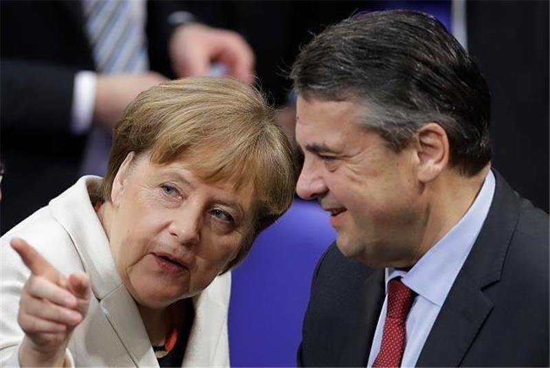 Sigmar Gabriel sagt tschüss <p>Sigmar Gabriel und Angela Merkel arbeiten über Jahre hinweg Seite an Seite in der Regierungsverantwortung. Foto: dpa</p>