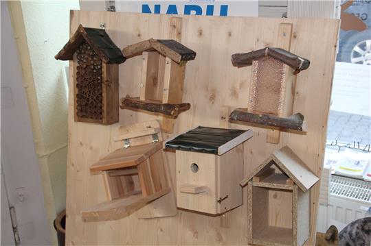 <p>So wie wir Menschen verschiedene Gebäudetypen bevorzugen, brauchen auch die Vögel ihren ganz speziellen Nistkasten. Fotos: Seilkopf</p>