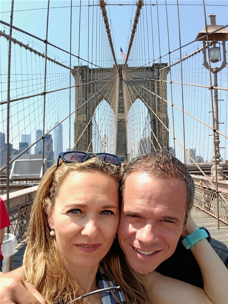 <p>Stella Fontana alias Ureta-Dombrowsky mit ihrem Mann Juan José in New York.</p>