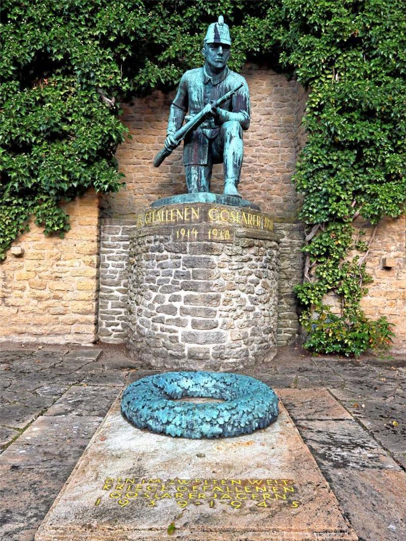 Jägerdenkmal wird 90 Jahre alt <p>Vor neun Jahrzehnten eingeweiht: Das Jägerdenkmal an der Wallstraße ist ein Beleg für Goslars lange Geschichte als Garnisonsstadt. Foto: Epping</p>
