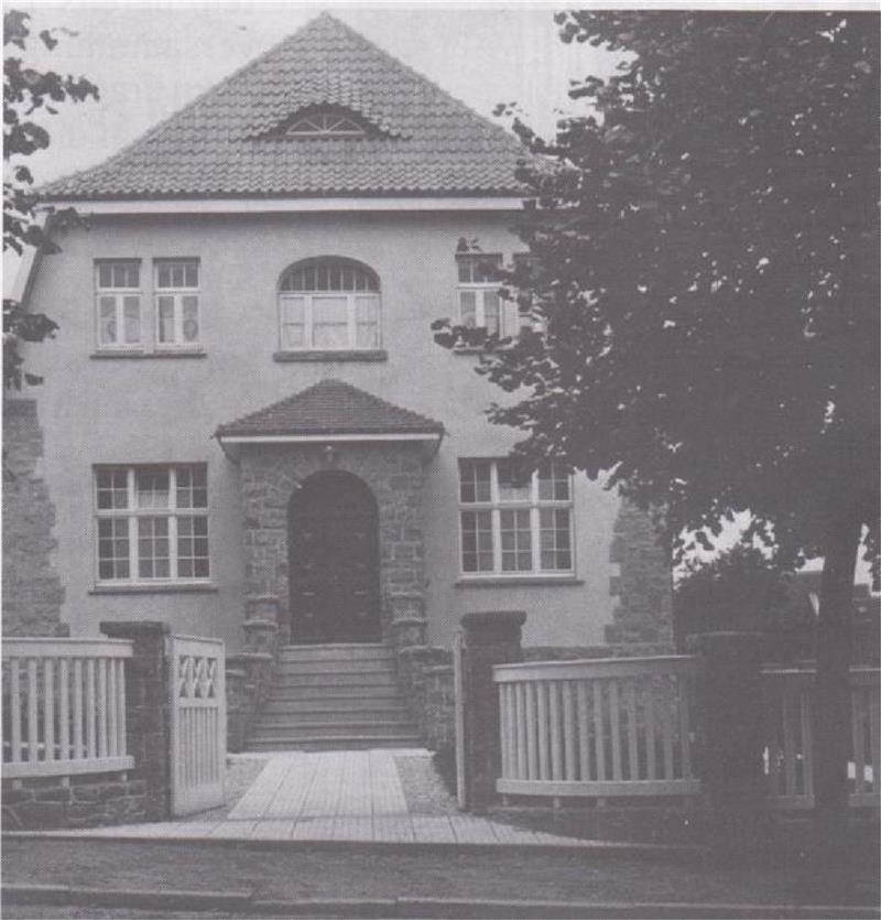 ...und auf einer zeitgenössischen Aufnahme nach dem Bau 1926 – noch ohne Anbau.