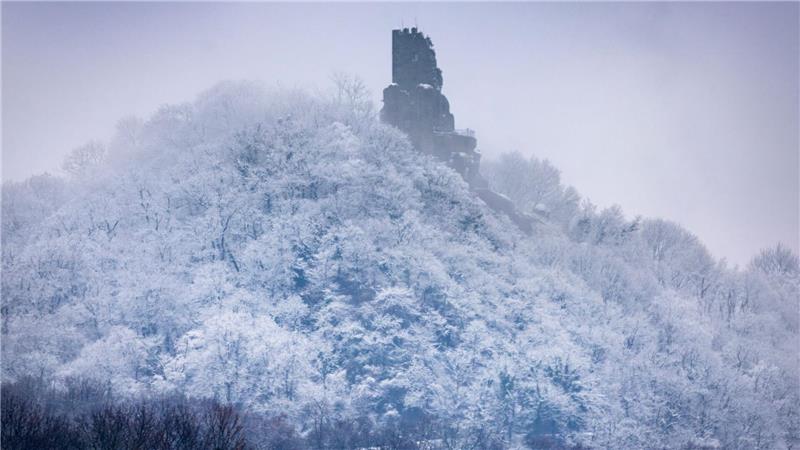 verschneiter Drachenfels